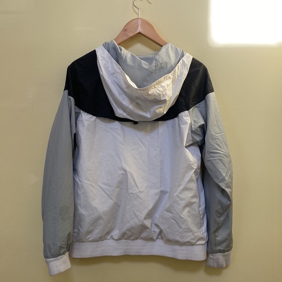 Nike wind breaker hoodie - Picture 8 of 9